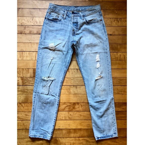 Levi’s 501 Light Blue Denim Boyfriend Style Jeans - Picture 1 of 4
